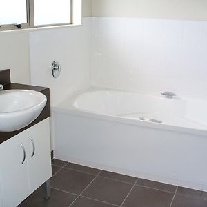 Studio Spa Bath
